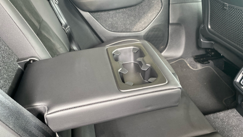 Volvo Xc40 2.0 B4P R DESIGN 5dr Auto Petrol Estate